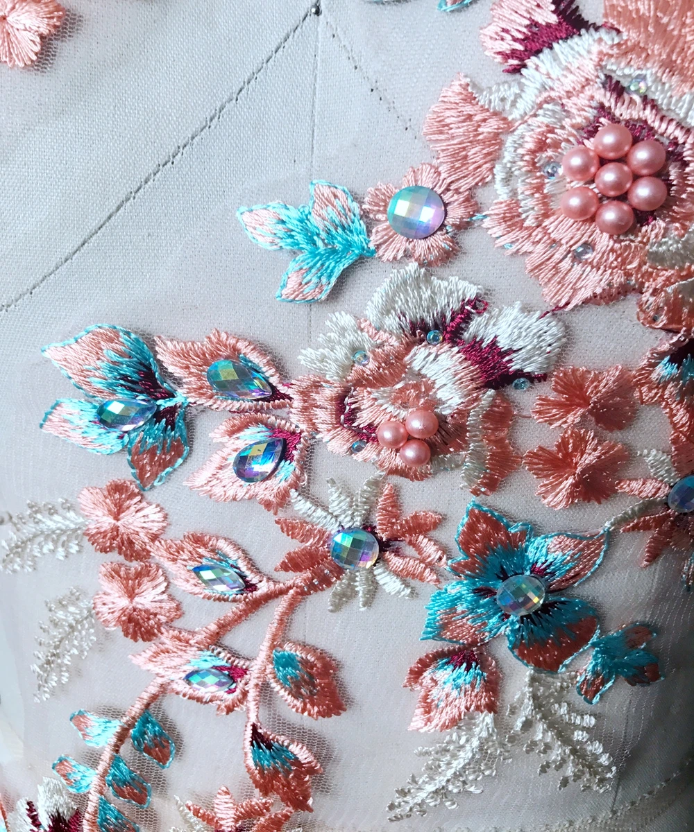 Бусины для рукоделия Стразы разноцветные кружевные аппликации нашивки 55*37 см