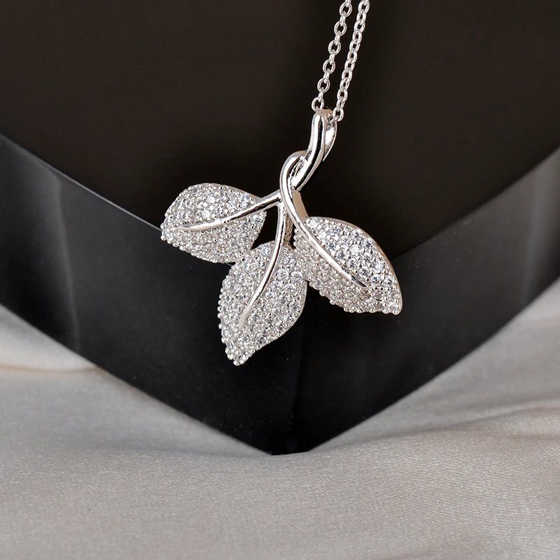 Топ Дизайн дамы очарование в форме трех листьев Хрустальная подвеска цвет белого