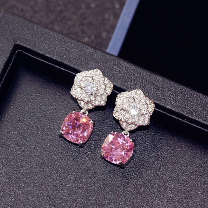 Серьги подвески женские с квадратным фианитом милые серьги камнями камелии или