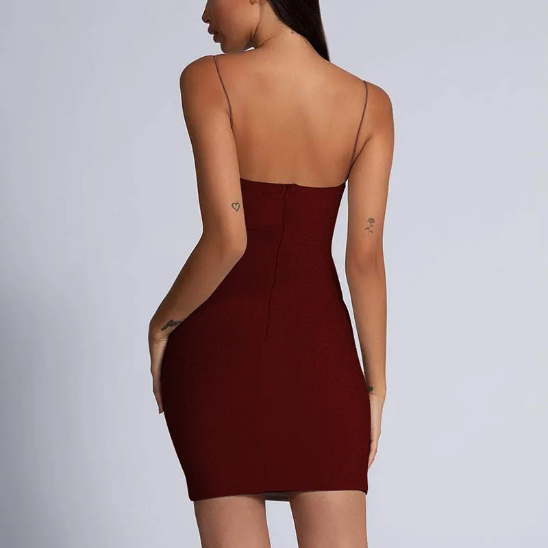 Женское короткое платье на бретелях-спагетти без бретелек с открытой спиной -
