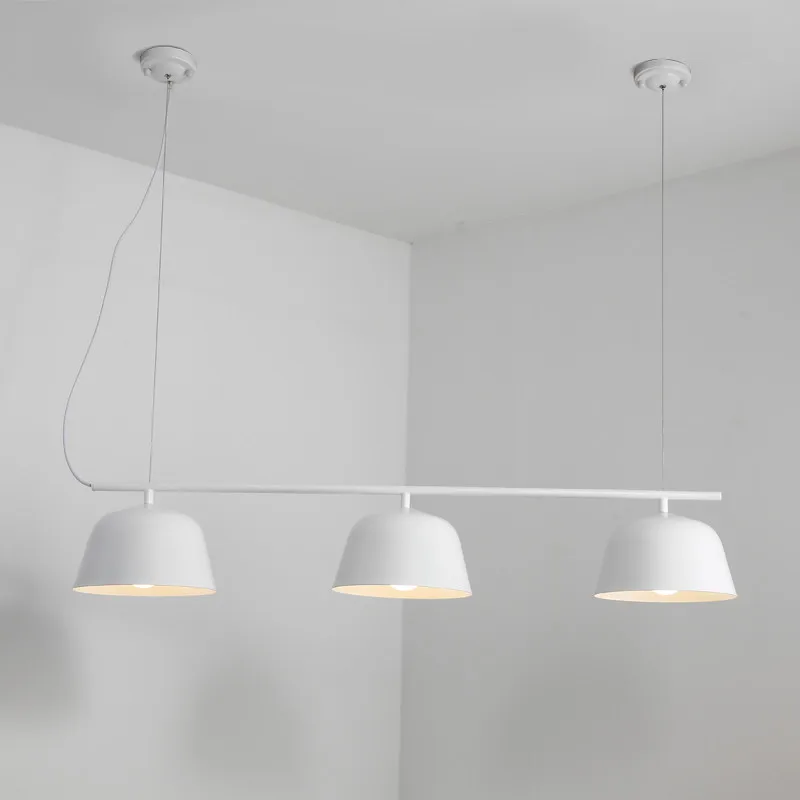 Люстра для ресторана в скандинавском стиле с тремя простыми лампами