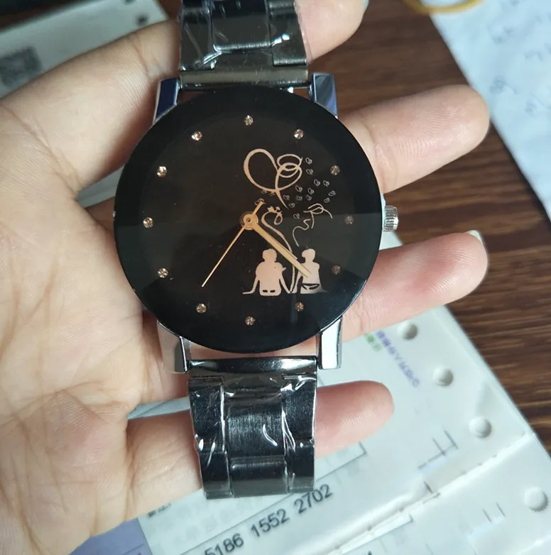 

1 Pcs Hot Sales Luxury Fashion Stainless Steel Watch Men Women Lovers Couples Sports Quartz Wrist Watch Orologio Uomo