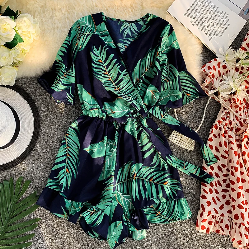 

2019 Girl Boho White Floral Lace Deep V Neck Women Playsuit Backless Hollow Out Summer Beach Short Romper Jumpsuit Overall
