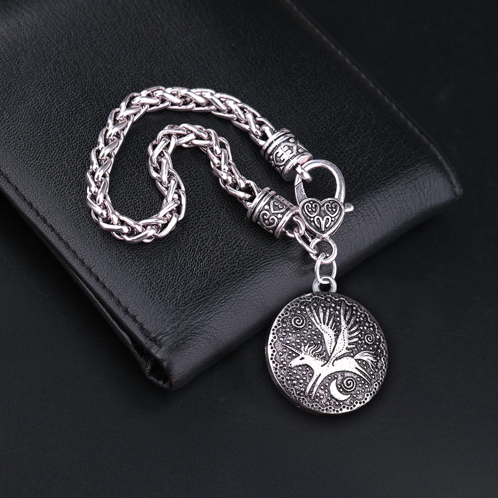 Браслет амулет в виде единорога с крыльями круглая подвеска серебряным