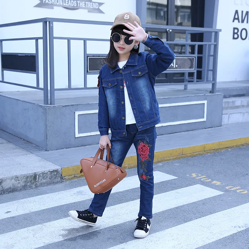 Джинсовый комплект для девочек повседневный из двух предметов с вышитыми розами