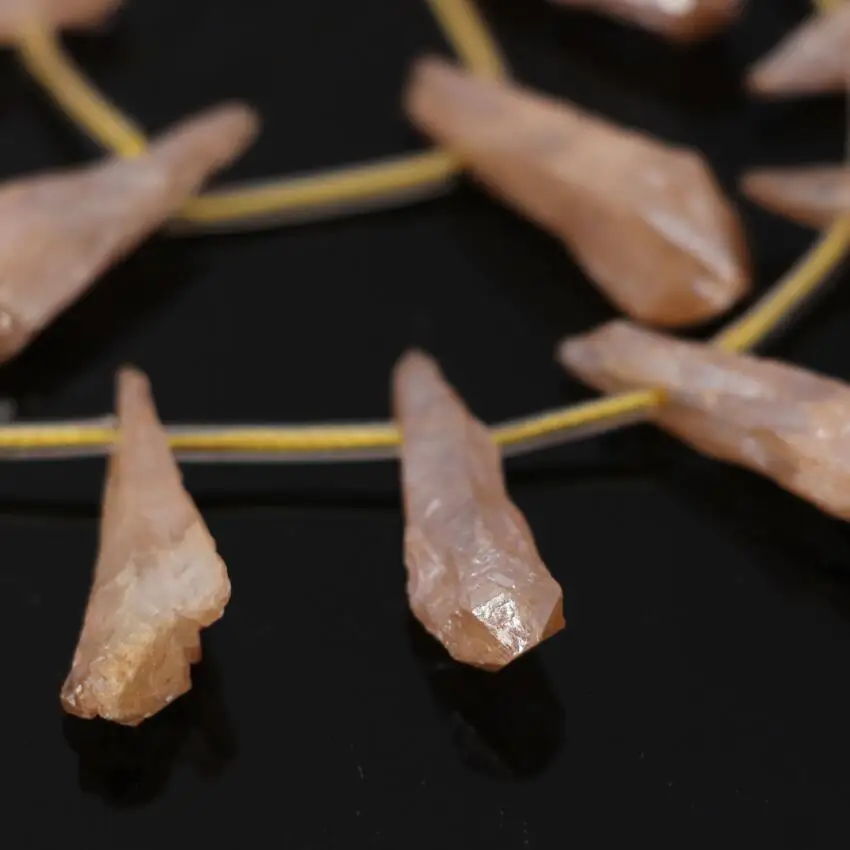 Шампанское титановый кварц друза хрустальные шипы верхнее сверление свободная