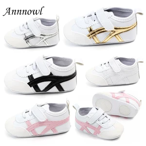 Новинка; Обувь для маленьких мальчиков; Кроссовки для девочек; Нескользящие Кожаные Мокасины младенческие; Обувь для новорожденных; Подарки