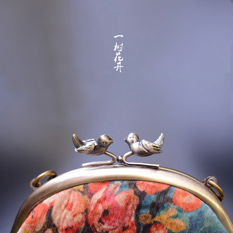 Оригинальная шелковая сумка AETOO в ретро стиле с золотыми свитками цепочками для