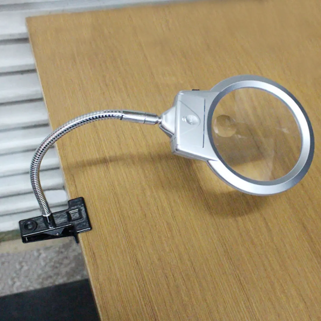 Clip-on Table Magnifier 2.5X 107MM Desk Magnifying Glass with LED Lamp Loupe for Watch Repair Reading Light | Инструменты