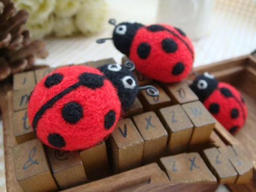 Faramita Holiday Women Girls Cute Wool Felt Hand-made Brooch Whale+tortoise+ladybird Cartoon Customize Decoration 2019 Manual | Украшения и