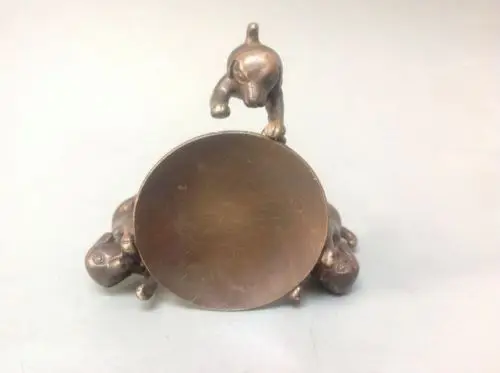 Продуманные китайские старые медные подсвечники с тремя статуями