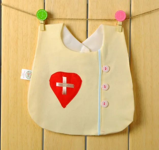 Взрывы Baby Bib младенца слюны Любовь Крест Медсестра хлопка водонепроницаемый