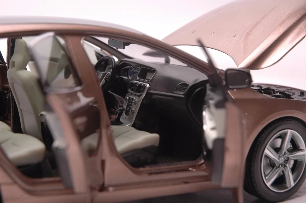 1:18 литья под давлением модель для Volvo V40 коричневый внедорожник сплав игрушка автомобиль миниатюрная коллекция подарки XC 90