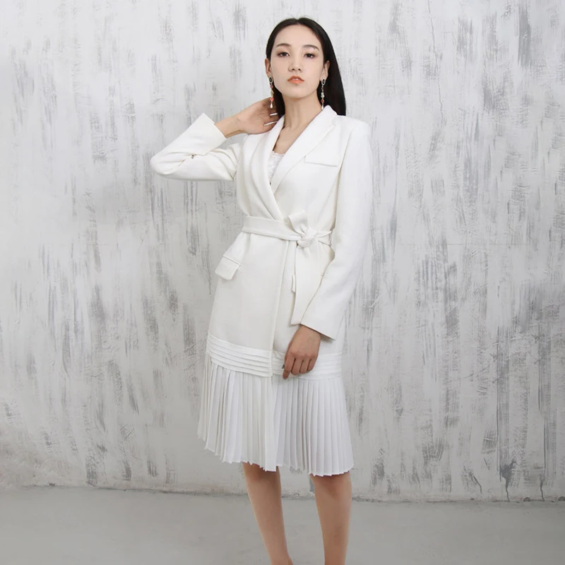 Женское платье LANMREM белое с длинным рукавом и плиссированной кромкой модель 2020 |