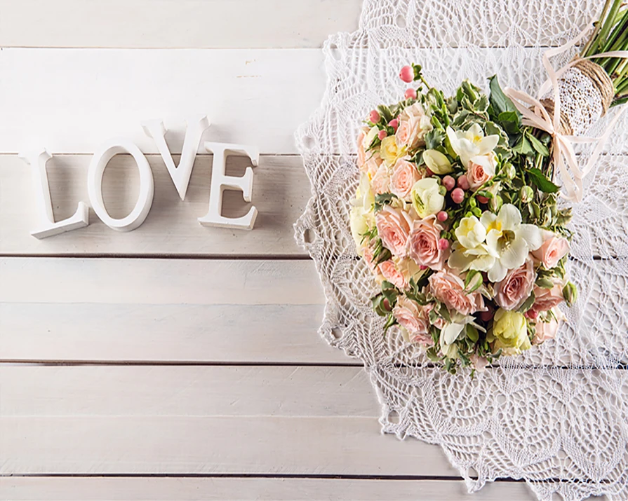 

VinylBDS Wedding Theme Photography Backdrops Beautiful Bouquet Photo Background Wood Love Photography Backdrop YY00188