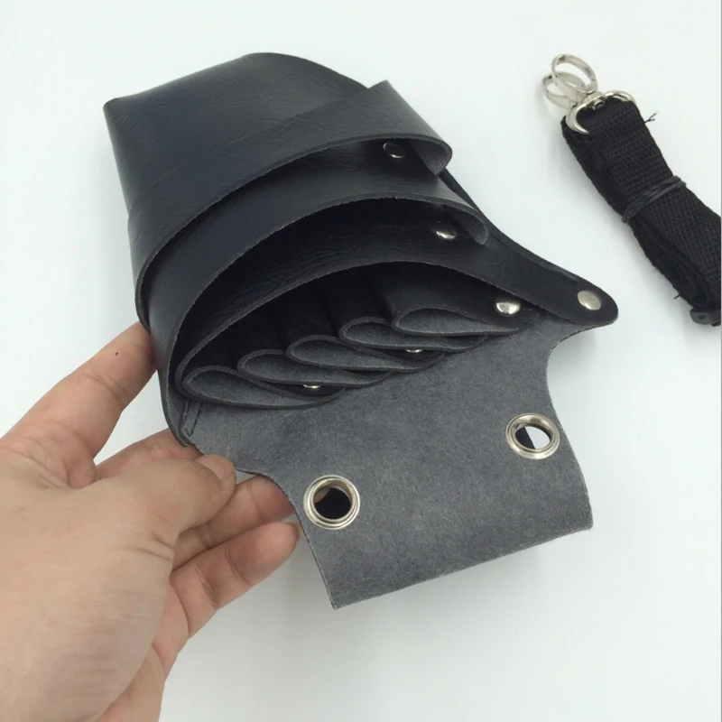 Сумка-кобура из искусственной кожи с заклепками и клипсами для волос черная