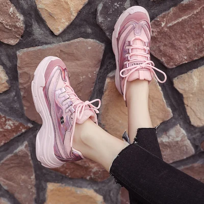 Pink Женские кроссовки; коллекция года; модная повседневная обувь на платформе; Женская Удобная дышащая обувь на плоской подошве; женские кроссовки на платформе; Chaussure Femme - Цвет: Pink