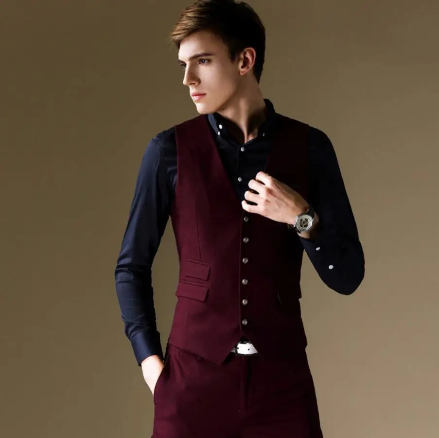 Бордовый жилет на шести пуговицах для официального костюма мужской свадьбы