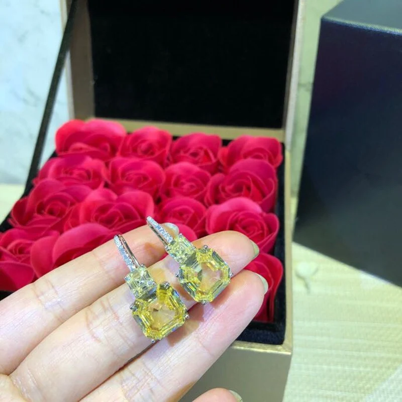 Женские серьги гвоздики из серебра 925 пробы с квадратным фианитом 5