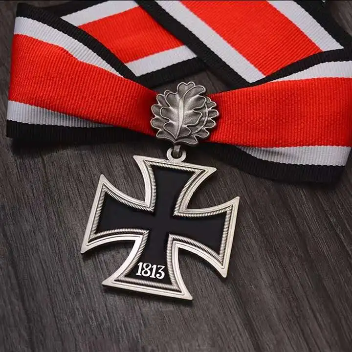 Светло-зеленый WW2 WW1 немецкая медаль рыцарь крест Железный крест медали EK2 EK1 значок с дубовым листом и лентой - Цвет: Светло-зеленый