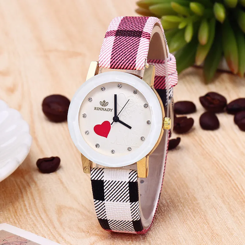 Новые поступления Diamond красное сердце Кожаные модельные туфли кварцевые часы