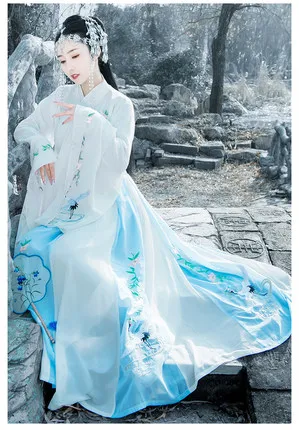 Женский костюм из трех предметов в китайском стиле Hanfu модифицированный супер