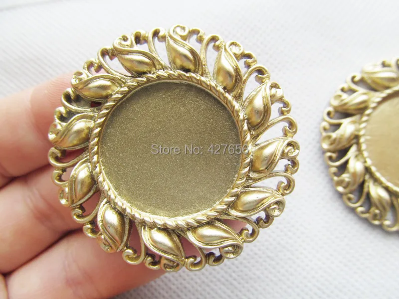 100 шт. Золотые круглые подвески из смолы с плоской задней стороной поднос
