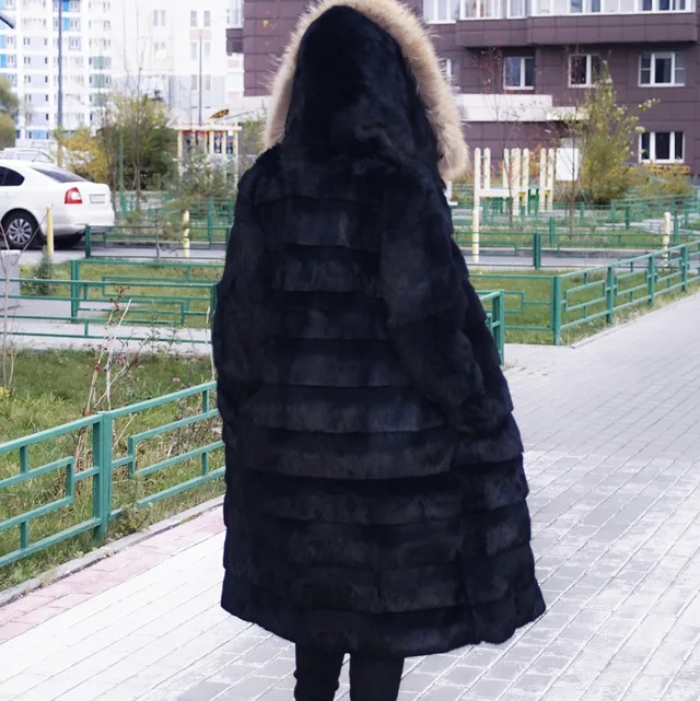 Длинное пальто с натуральным кроличьим мехом в полоску, длинное пальто с капюшоном и большим мехом енота, капюшон sr342