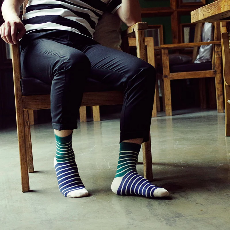 Модные Разноцветные хлопковые носки в полоску для мужчин сезон осень-зима Носки