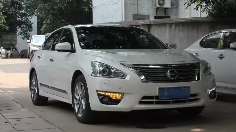 

Osmrk LED DRL for Nissan teana altima 2013-15 daytime running lights with fog lamp cover, with yellow turn light function, 2pcs