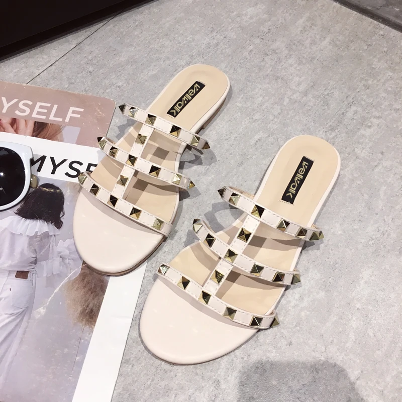 Сандалии Wellwalk женские с заклепками плоская подошва без застежки модные