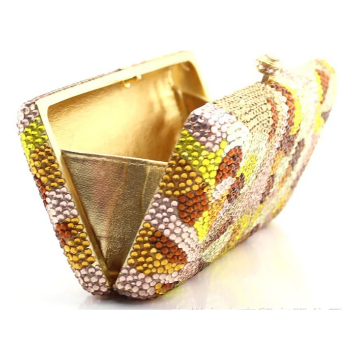 Женская сумка цвета шампанского с цветами и стразами|Вечерние сумочки| |