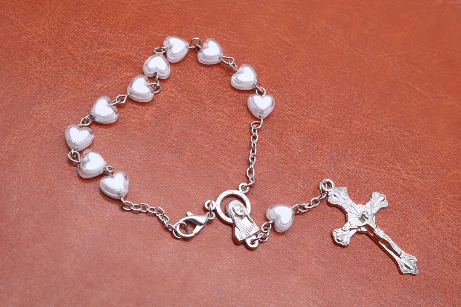 4 вида цветов 6 мм или так на кресте Иисус браслет разноцветные сердце крест