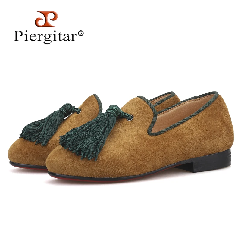 Piergitar 2021 handmade Khaki colors children tassel shoes parental shoe same men loafers designs birthday kid casual |