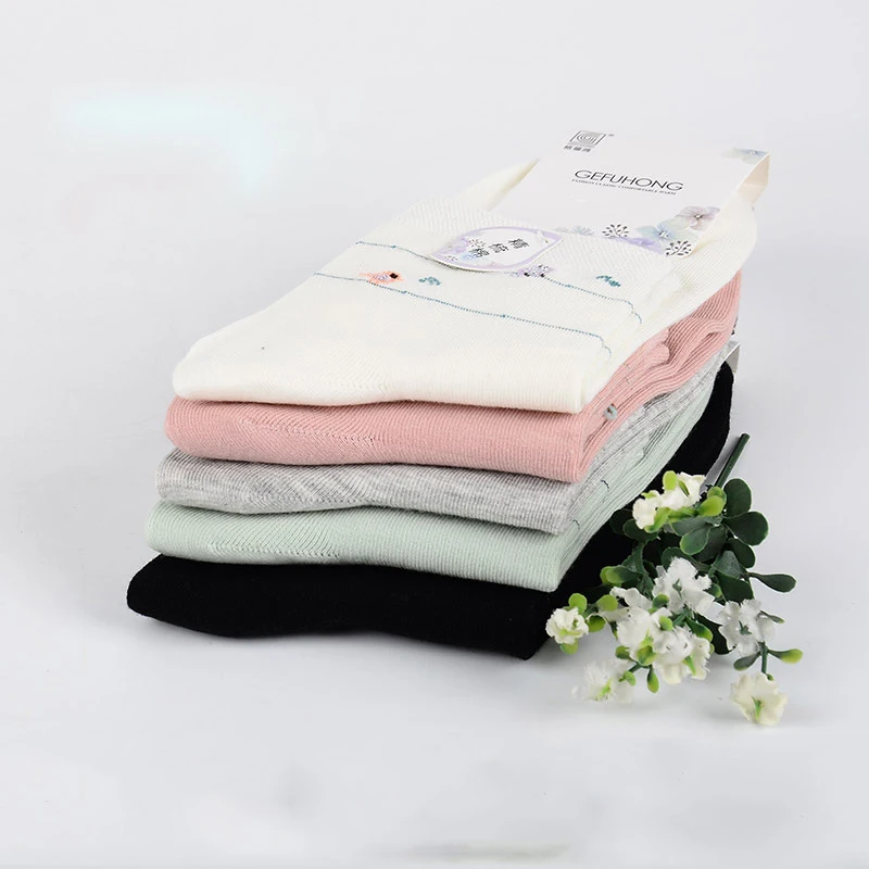USKINCARE 5 пар Симпатичные сапоги до колена однотонные носки Для женщин Harajuku милые