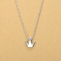 wholesale silver color queen crown pendant necklaces for women fashion jewelry gifts 2022