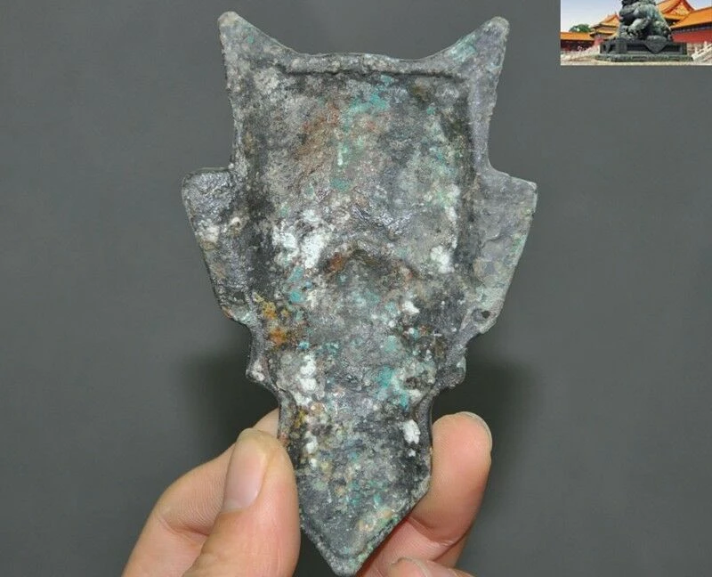 4 &quotстаринная китайская бронза Sanxingdui культура жертвенность молитва люди голова