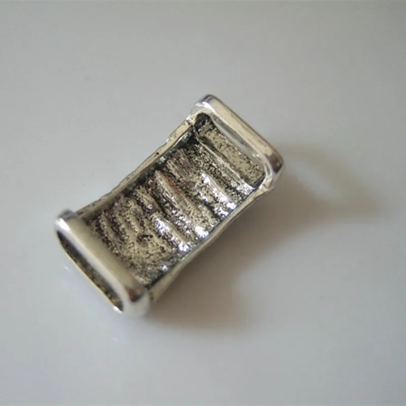 Плоские кожаные слайдеры 10 мм в античном стиле серебряного цвета для