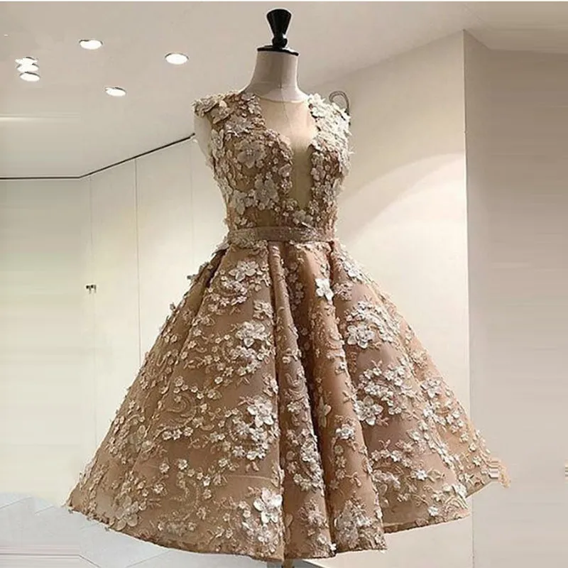 

Champagne Homecoming Dresses A-line Knee Length Flowers Lace Beaded Elegant Cocktail Dresses