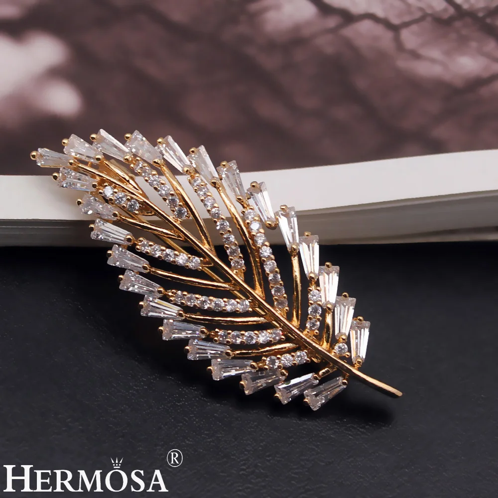

HERMOSA JEWELRY Leaf Design White Zircon Brooch For Women Yellow Gold Pins Brooches New Fashion Party Gift Wedding Jewellery