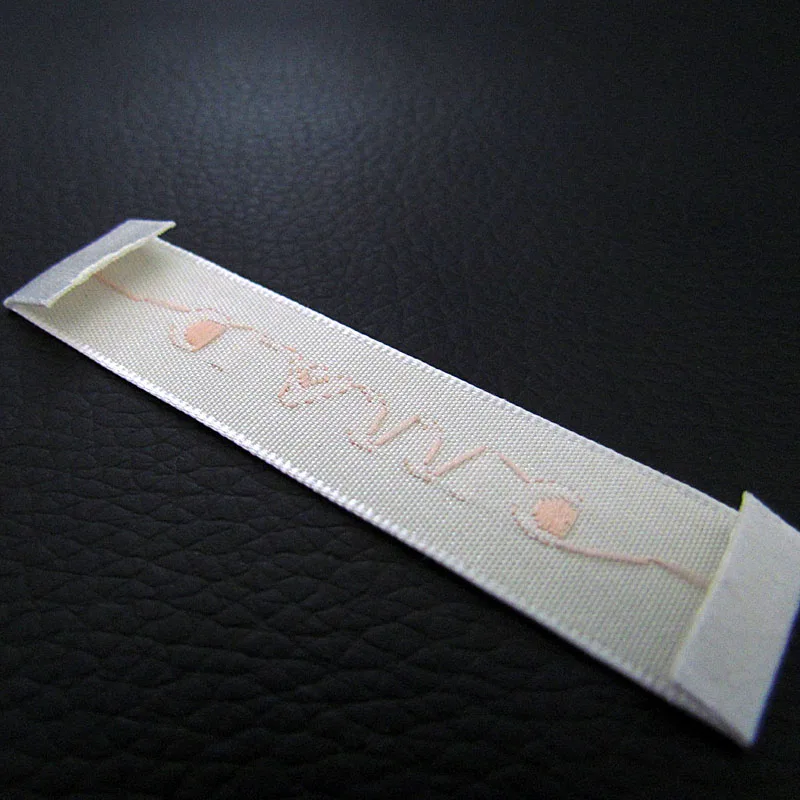 Бирки для одежды на заказ этикетки моющиеся тканые с принтом брендовые логотипом