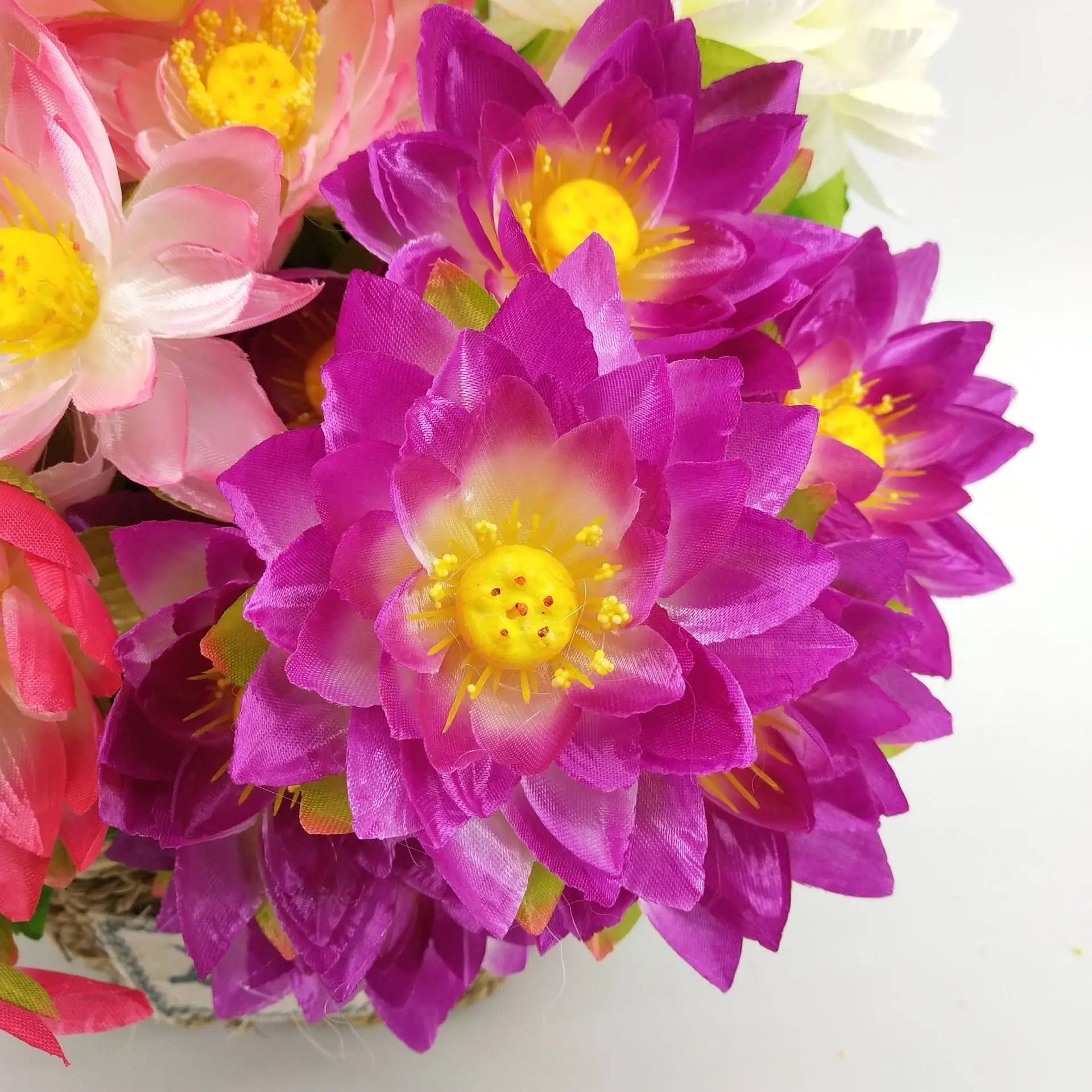 Искусственные цветы лотоса букет с зелеными листьями искусственные сухие для