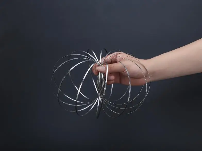 Новая Flowtoy Amazing Flow Ring Toys кинетическая Весенняя игрушка забавная уличная игра