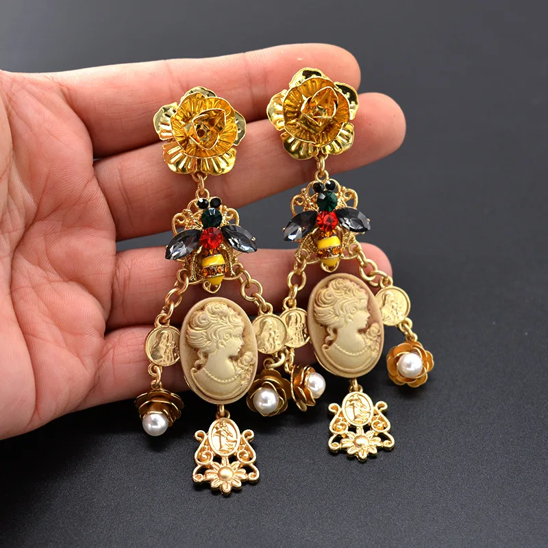SHIFEEL New Euramerican Palace Vintage Pop Baroque Style Brand Jewelry Flower Bee Queen Avatar Pearl Earrings Long Pendientes | Украшения и
