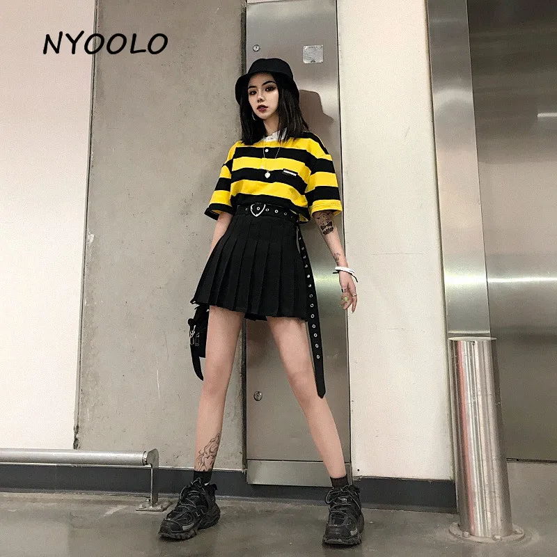 NYOOLO Harajuku Стильная однотонная юбка с высокой талией Летняя женская мини-трапециевидная плиссированная юбка с сердечками пояса с пряжками школьная форма