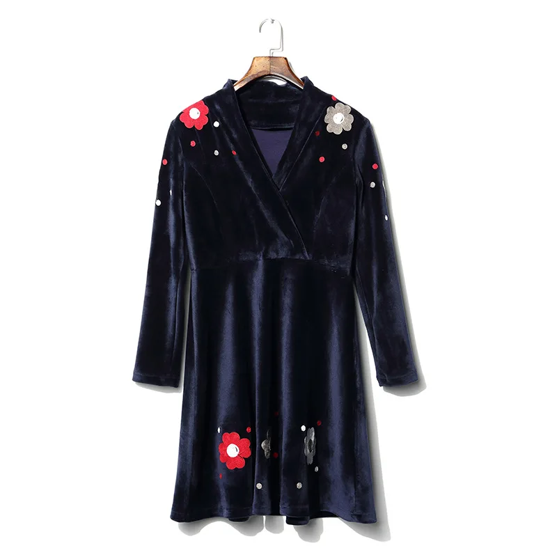 Платье оверсайз Осеннее и зимнее женское новое модное с треугольным вырезом