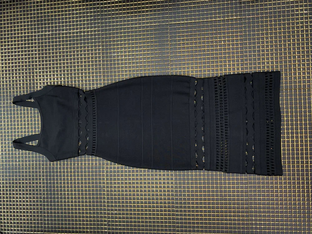 Женское жаккардовое платье черное облегающее вечернее на бретелях спагетти с