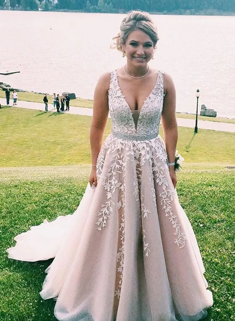 

2021 Appliques Formal Gown vestido de festa A Line Elegant Lebanon Evening Gowns Custom Made V Neck Robe De Soiree longue abiye