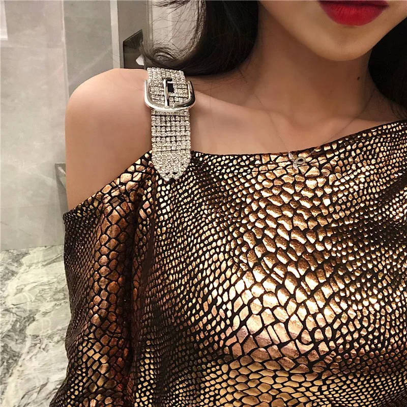 Блузка женская с открытыми плечами блестками и | Женская одежда