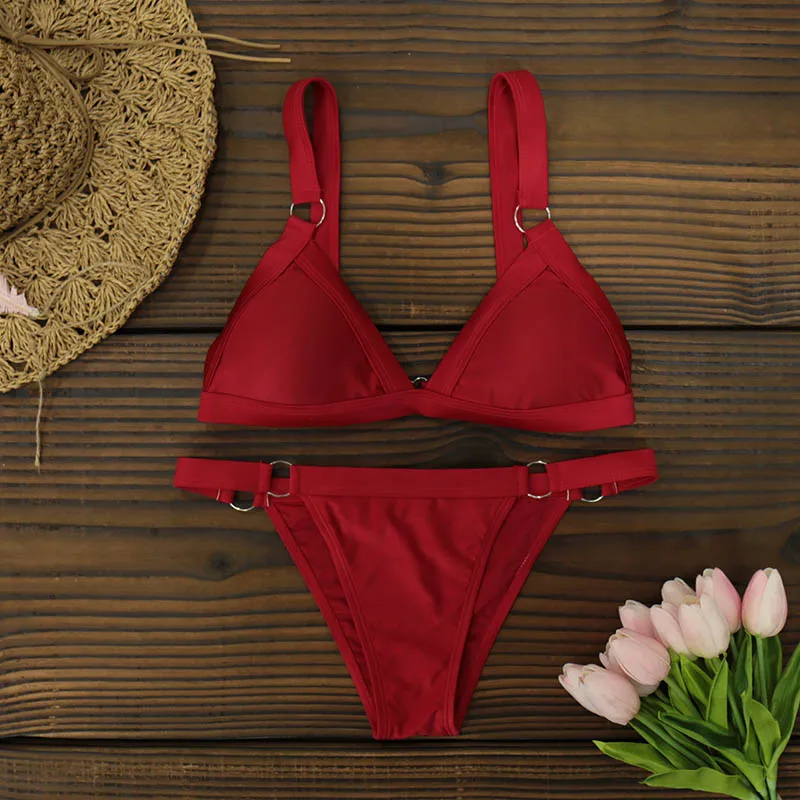 Купальник женский с чашками пуш-ап пикантные стринги купальный костюм комплект